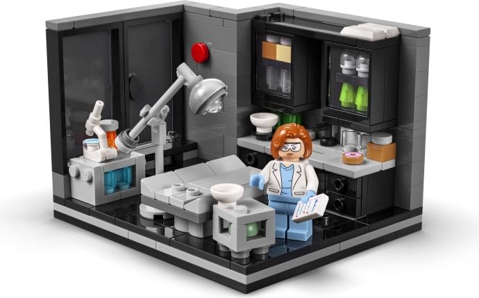LEGO Ideas The X-Files Scully's Lab Set 40896 – 221 Pieces, FBI National Academy Lab with Dana Scully Minifigure & Reversible Goggles Head | Sci-Fi Gift