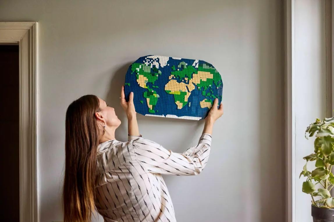 LEGO Family Holiday Memories, Adult and Teenage Building Kit, World Map for Crafts, Photo Holder Home Accessory, Cute Family Activity, Gift for Travelers, Him and Her 41838