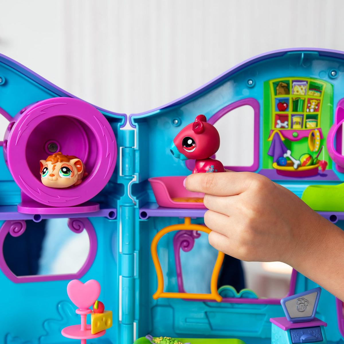 Littlest Pet Shop Playset - LPS Gen 7, Authentic Mystery Figures, Surprise Collectible Kidult Toy, Girls, Boys, Kids, Tweens Ages 4+