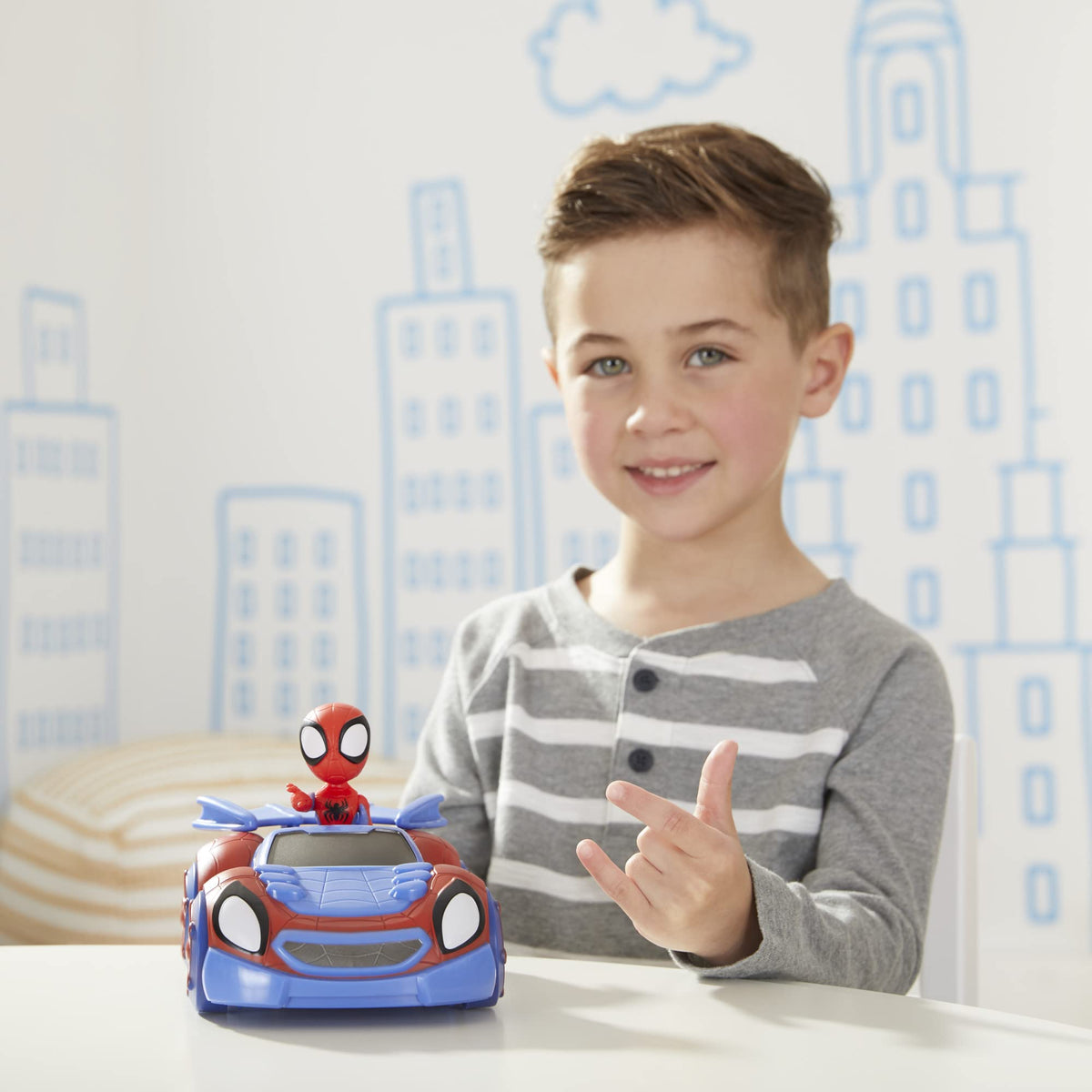 Spidey and His Amazing Friends Marvel Change 'N Go Web-Crawler and Spidey Action Figure, 2-in-1 Vehicle, 4-Inch , for Kids Ages 3 and Up